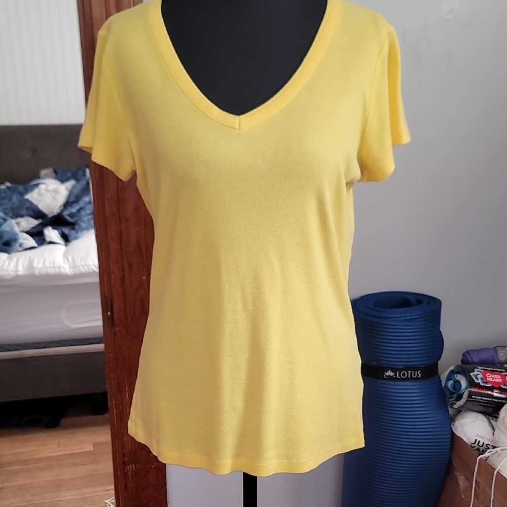 Lands' End Yellow V-Neck Short Sleeve Tee